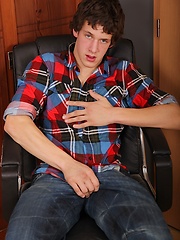 Smooth and strong Scott Haux strokes his firm cock.