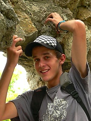 Sexy twink posing nude for you