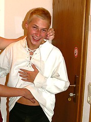 Horny t een boys gay fun in hotel room